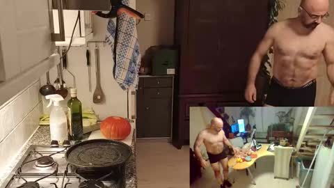 Snapshot of bazzz_8 chatting on November 2025 06:09:02 PM bazzz_8 online show from November 2025 06:09:02 PM