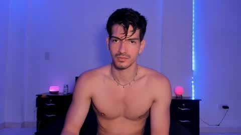 Valentino online show from January 2025 09:15:02 PM