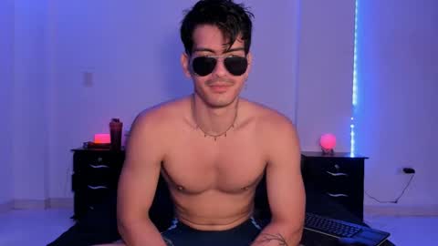 Valentino online show from January 2025 09:31:01 PM