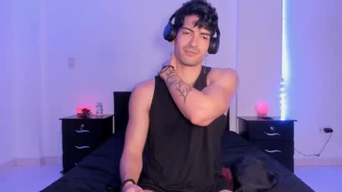 Valentino online show from January 2025 01:34:02 AM