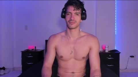 Valentino online show from February 2025 09:15:01 PM