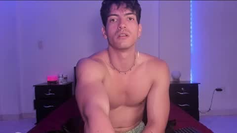 Valentino online show from March 2025 09:53:01 PM