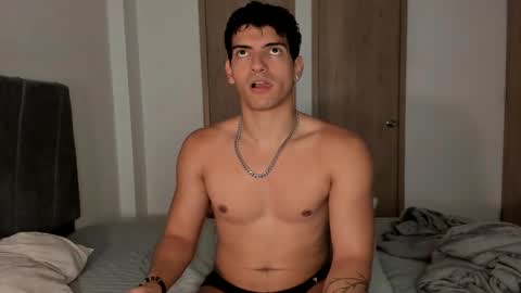 Valentino online show from October 2025 11:24:02 PM