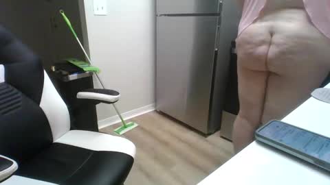 Snapshot of bbwliger95 chatting on March 2025 09:03:02 PM BBWLiger95 online show from March 2025 09:03:02 PM