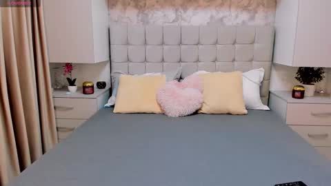 Snapshot of bbylarra chatting on November 2025 06:12:01 AM larra online show from November 2025 06:12:01 AM