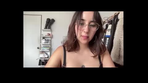 Snapshot of bbyluuuu chatting on February 2026 07:03:02 PM luu online show from February 2026 07:03:02 PM