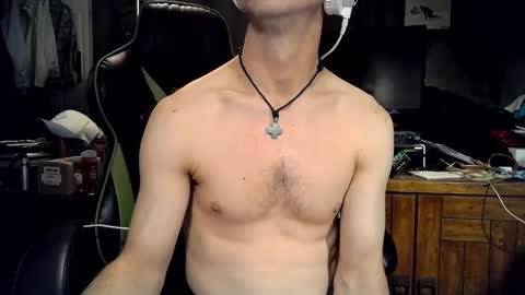 bchillin28 online show from January 2026 03:28:01 PM