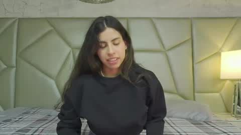 Helena  Evan online show from December 2025 11:37:02 AM