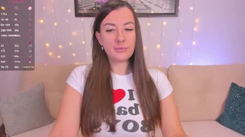 Snapshot of beachcrazy chatting on November 2025 07:12:01 AM Lola online show from November 2025 07:12:01 AM