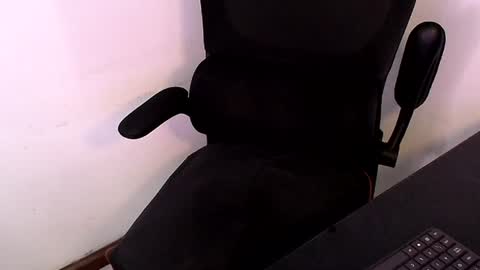 Beard Guy online show from June 2026 06:06:01 PM