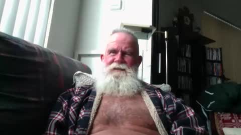 Snapshot of beardbushy chatting on November 2025 05:15:01 PM beardbushy online show from November 2025 05:15:01 PM