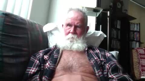 beardbushy online show from April 2026 05:29:01 PM
