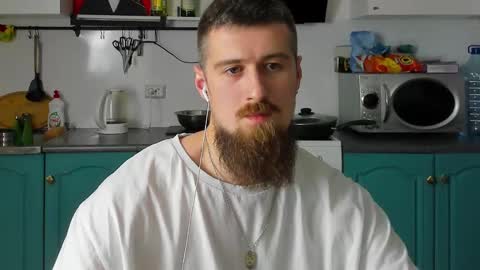 Snapshot of bearded_legend chatting on December 2024 07:17:02 PM Zeus online show from December 2024 07:17:02 PM