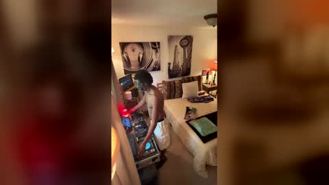 bearmeat4you online show from May 2026 11:01:01 PM