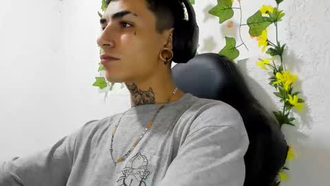 Snapshot of beatandtalk chatting on December 2025 04:34:01 PM beatandtalk online show from December 2025 04:34:01 PM