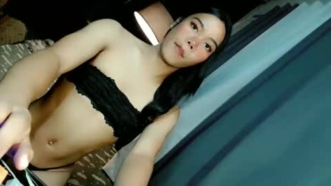beatrice_luna online show from April 2026 09:44:01 AM
