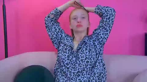 Snapshot of beatricebinoche chatting on November 2025 06:54:01 PM Beatrice online show from November 2025 06:54:01 PM