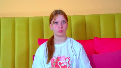 Snapshot of beatricebinoche chatting on November 2025 06:44:02 PM Beatrice online show from November 2025 06:44:02 PM