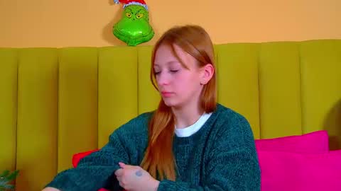 Snapshot of beatricebinoche chatting on December 2025 08:14:02 PM Beatrice online show from December 2025 08:14:02 PM