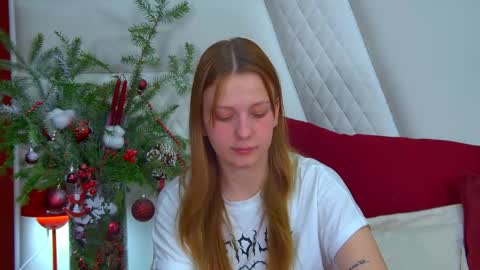 Snapshot of beatricebinoche chatting on December 2025 06:34:01 PM Beatrice online show from December 2025 06:34:01 PM