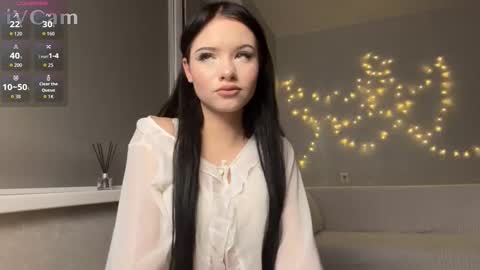 Snapshot of beatricemoonlight chatting on November 2025 03:19:02 AM My name is Beatrice Like my broadcast pls 3 online show from November 2025 03:19:02 AM