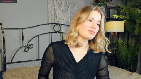 Snapshot of beatrix_rina chatting on December 2024 05:16:01 AM Sonya online show from December 2024 05:16:01 AM
