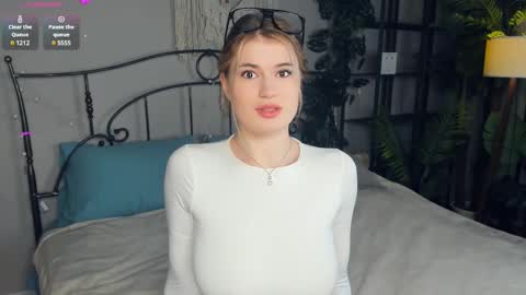 Snapshot of beatrix_rina chatting on February 2025 05:26:02 AM Sonya online show from February 2025 05:26:02 AM