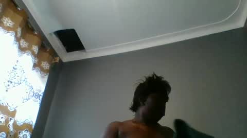 Snapshot of beautie699392 chatting on February 2025 07:15:01 AM Lil stunner online show from February 2025 07:15:01 AM
