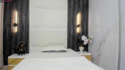 Snapshot of beautifulgirl4u_ chatting on December 2025 02:05:02 AM online show from December 2025 02:05:02 AM