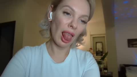 Snapshot of beautifulkollettee chatting on January 2025 08:35:01 PM Beautifulkollette online show from January 2025 08:35:01 PM