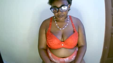 Snapshot of beautifulpeach2 chatting on January 2025 12:28:02 PM beautifulpeach2 online show from January 2025 12:28:02 PM