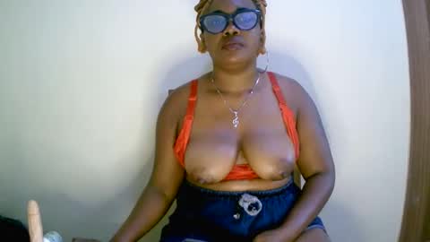 Snapshot of beautifulpeach2 chatting on February 2025 07:29:01 AM beautifulpeach2 online show from February 2025 07:29:01 AM