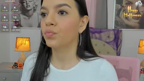 Ariana Reyes online show from November 2025 12:18:02 PM