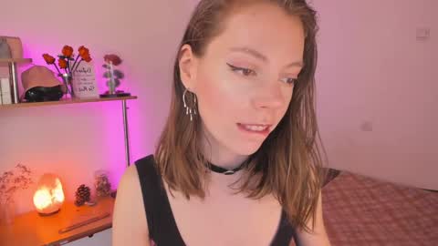 Eliise online show from March 2025 09:00:01 AM