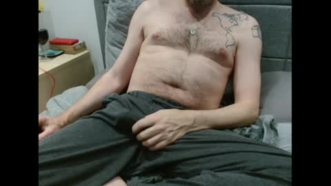 Snapshot of beautysbrit chatting on April 2026 09:02:01 PM BeautysBrit online show from April 2026 09:02:01 PM