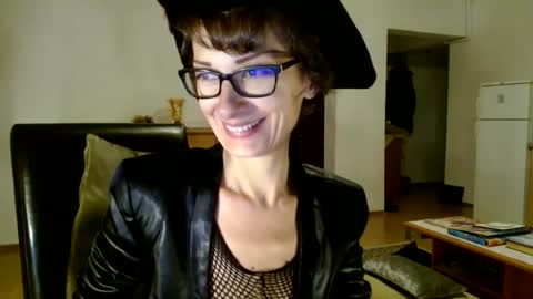 Snapshot of bebacksooon chatting on December 2024 04:12:02 PM Raluca online show from December 2024 04:12:02 PM