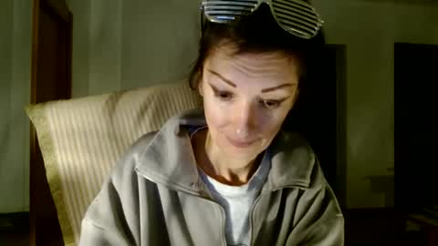 Snapshot of bebacksooon chatting on December 2024 08:37:01 PM Raluca online show from December 2024 08:37:01 PM