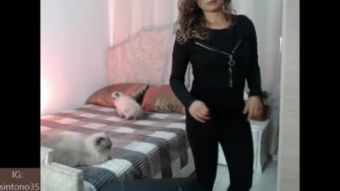 Snapshot of becca_milani2 chatting on July 2026 11:04:01 PM becca_milani2 online show from July 2026 11:04:01 PM