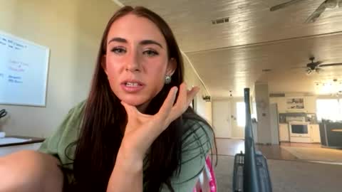 beccaraexoxo online show from June 2026 11:57:01 PM