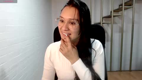 Snapshot of beckdymon chatting on March 2025 04:12:02 AM Daniela online show from March 2025 04:12:02 AM