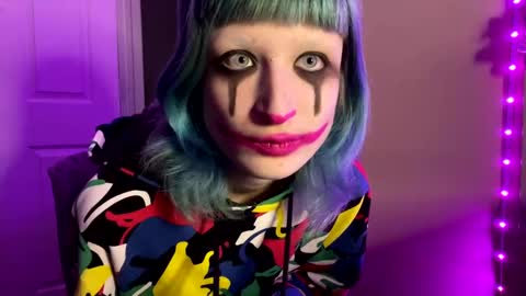 Snapshot of beckytheclown chatting on December 2024 08:04:01 AM Beckytheclown online show from December 2024 08:04:01 AM