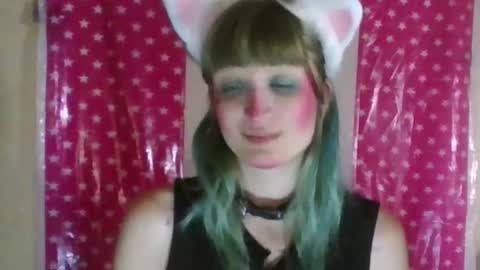 Snapshot of beckytheclown chatting on October 2025 10:52:02 PM Beckytheclown online show from October 2025 10:52:02 PM