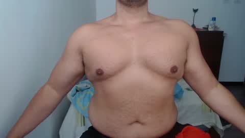 Snapshot of beefypecs_10 chatting on October 2025 07:33:02 PM Criss2fer online show from October 2025 07:33:02 PM
