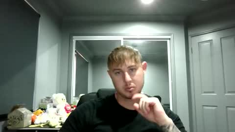 Snapshot of beelzebubxo chatting on October 2025 12:52:02 AM beelzebubxo online show from October 2025 12:52:02 AM