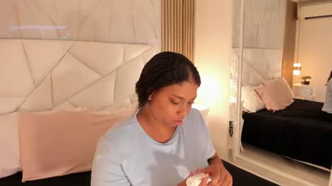 Snapshot of belacampbell chatting on June 2026 05:19:02 AM Bela online show from June 2026 05:19:02 AM