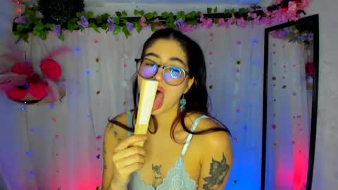 Snapshot of belinda_luna_ chatting on October 2025 06:36:01 PM modelo independiente online show from October 2025 06:36:01 PM