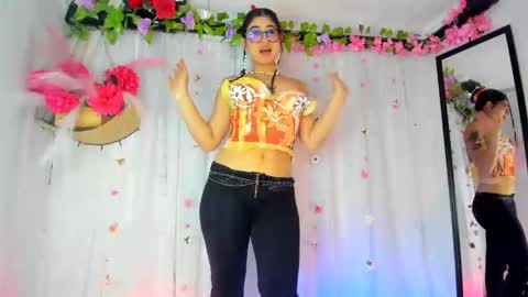 Snapshot of belinda_luna_ chatting on November 2025 11:27:02 PM modelo independiente online show from November 2025 11:27:02 PM