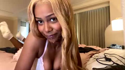 bella19sua online show from October 2025 09:02:01 PM