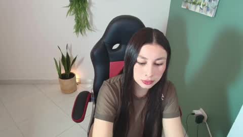 Snapshot of bella_99x chatting on February 2025 11:51:02 AM Bel 3 online show from February 2025 11:51:02 AM