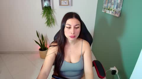 Snapshot of bella_99x chatting on February 2025 12:16:01 PM Bel 3 online show from February 2025 12:16:01 PM